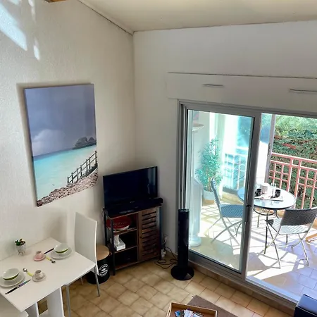 Apartment Joli En Bordure De A 15 Minutes Du Port De Bandol