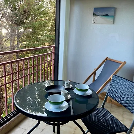 Apartamento Joli En Bordure De A 15 Minutes Du Port De Bandol